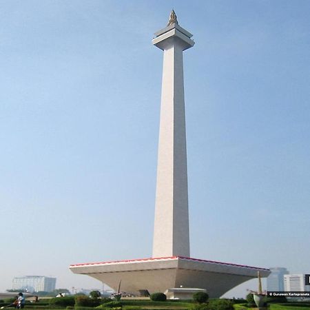 W Home Cikatomas Jakarta Buitenkant foto