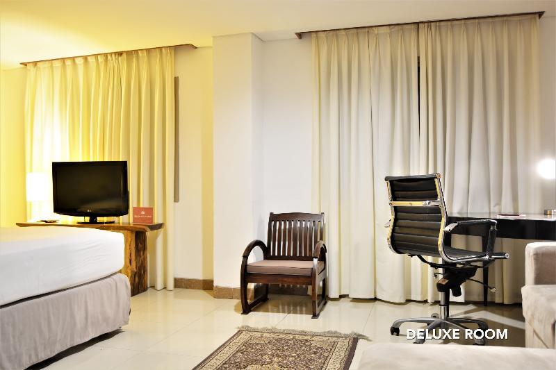 W Home Cikatomas Jakarta Buitenkant foto
